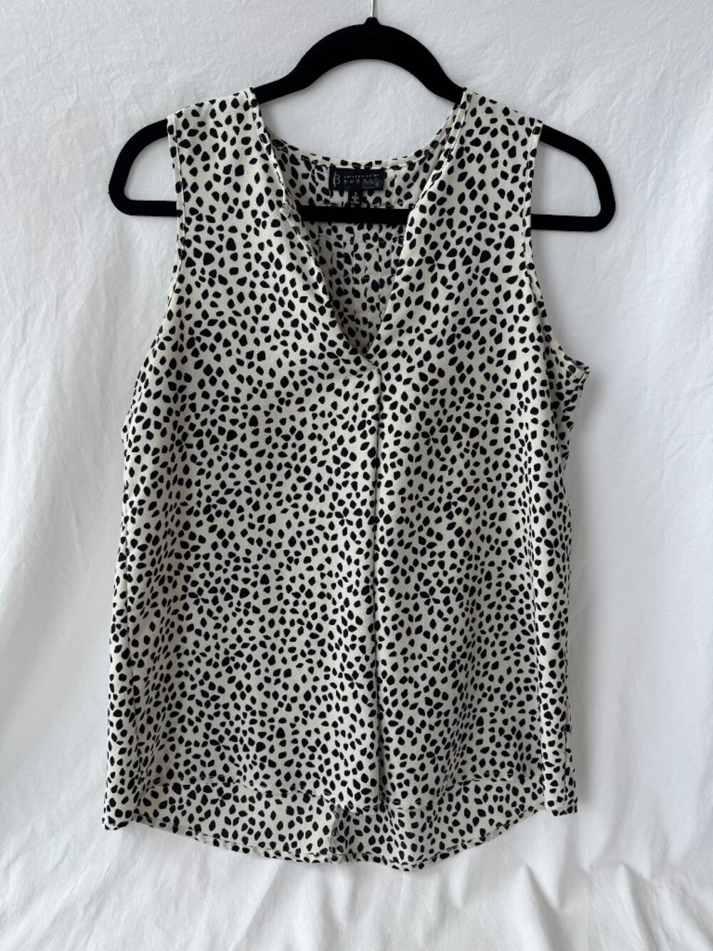 B Collection by Bobeau Black White Spotted Sleeveless Blouse Size S